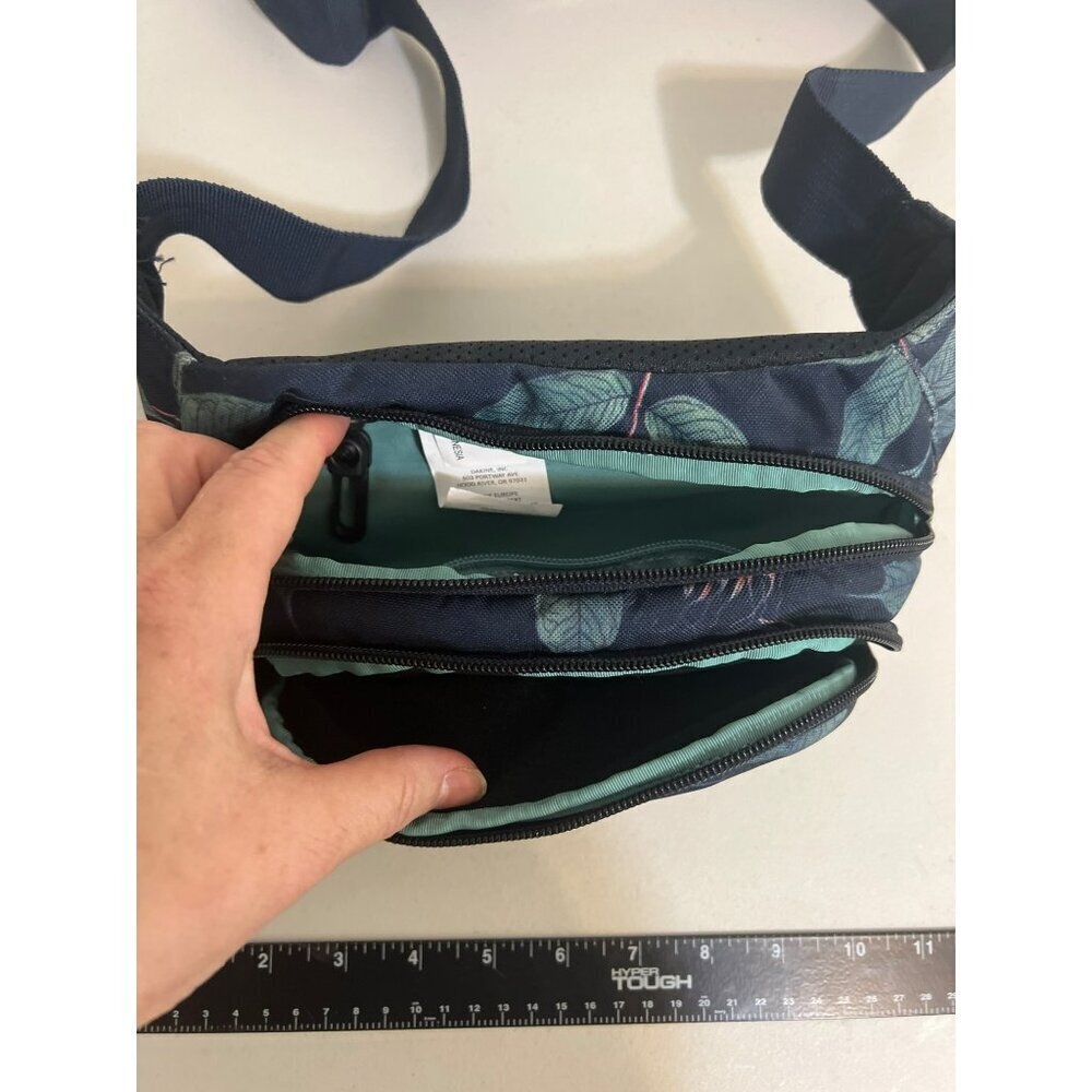 Dakine Tropical Print Fanny Pack Hip Pack Adjustable Strap Double Pockets Roomy - Picture 4 of 7